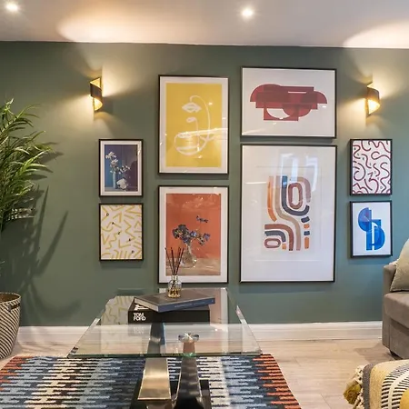 The Old Coach House- Luxury Detached Quite Stylish Whole House Short Walk From The Conference- Town Centre בית נופש הרוגייט